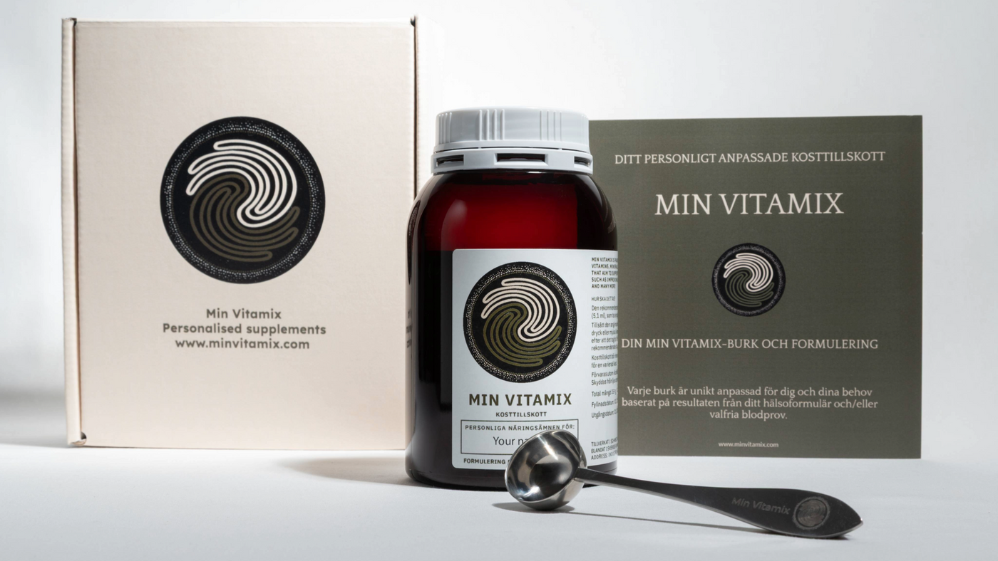 Min Vitamix personalised supplement bottle, gift box and formulation card